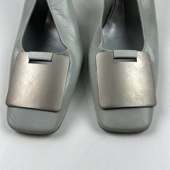 Vintage Charles Jourdan Paris Women's Silver Slingback with Lucite Heels - Picture 6 of 12